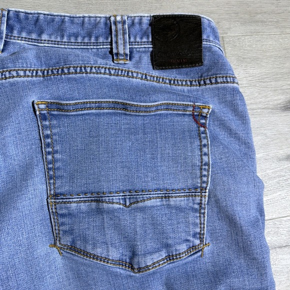 Tommy Bahama Mens Jeans Medium Wash Straight Leg Size 42x32 Stretch Tropical - Picture 5 of 8